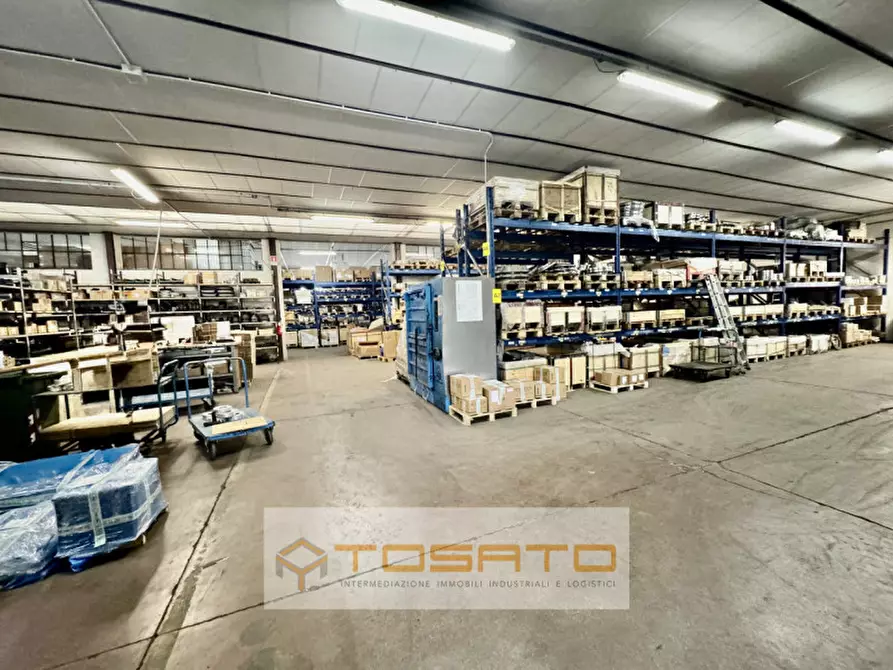 Immagine 16 di Capannone industriale in vendita  a Verona
