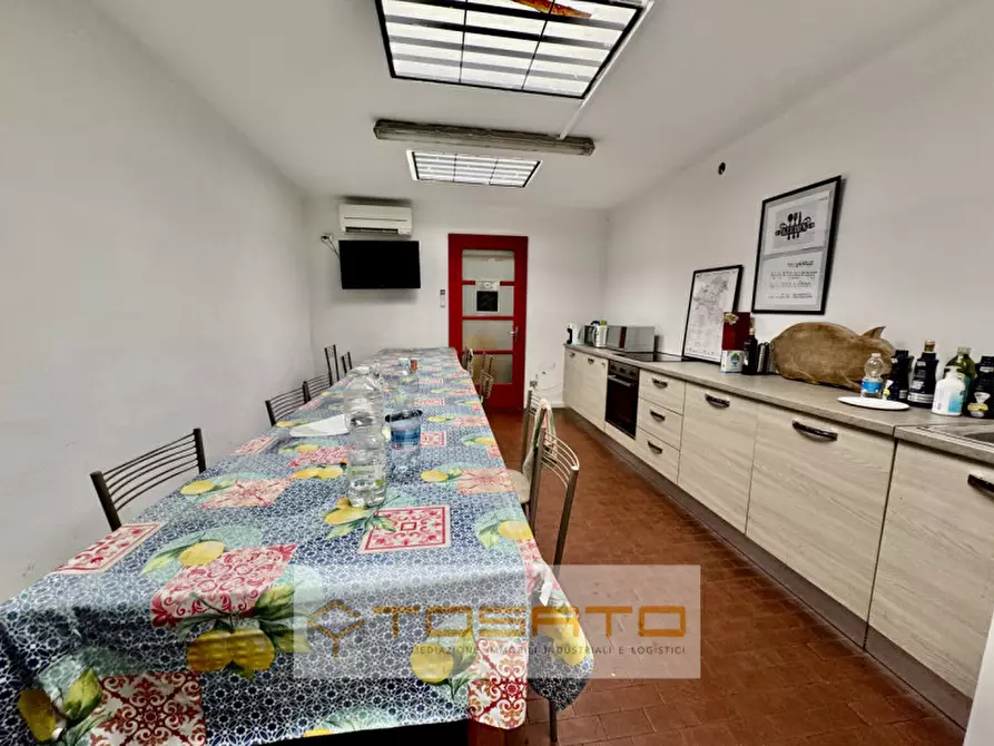 Immagine 19 di Capannone industriale in vendita  a Verona