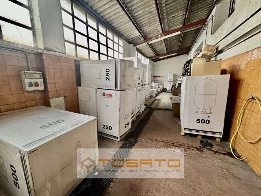 Immagine 20 di Capannone industriale in vendita  a Verona