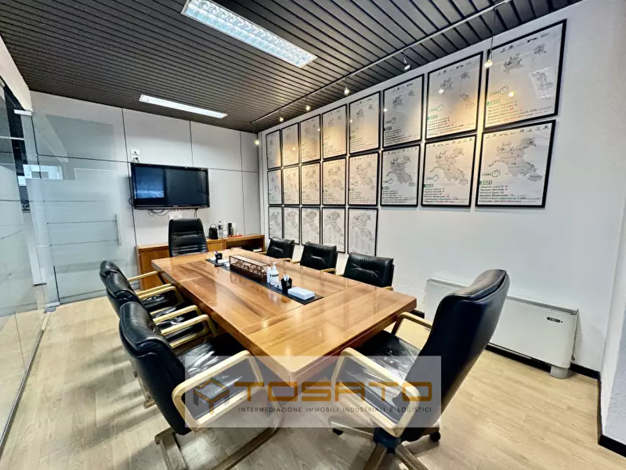 Immagine 29 di Capannone industriale in vendita  a Verona