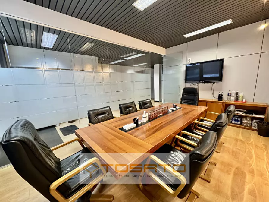 Immagine 30 di Capannone industriale in vendita  a Verona