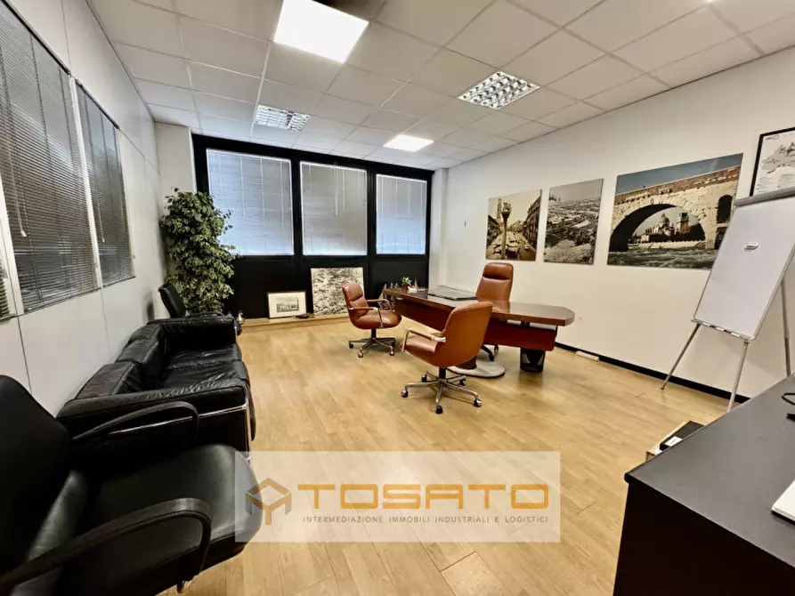 Immagine 32 di Capannone industriale in vendita  a Verona