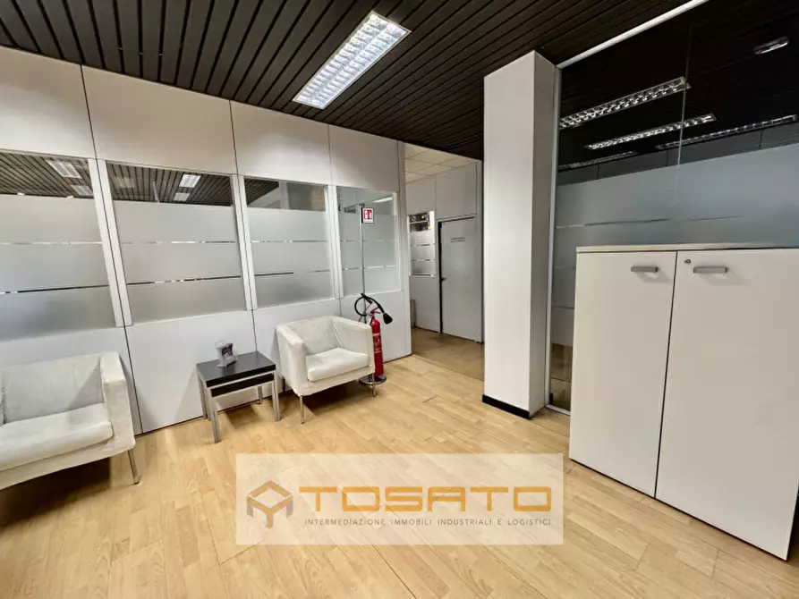 Immagine 39 di Capannone industriale in vendita  a Verona