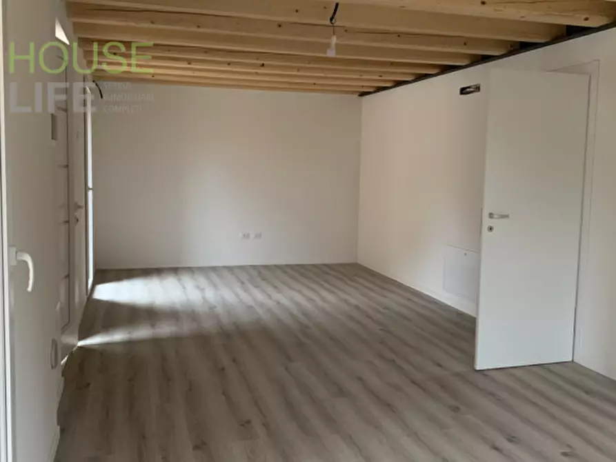 Immagine 12 di Appartamento in vendita  in Via Faccin a Schio