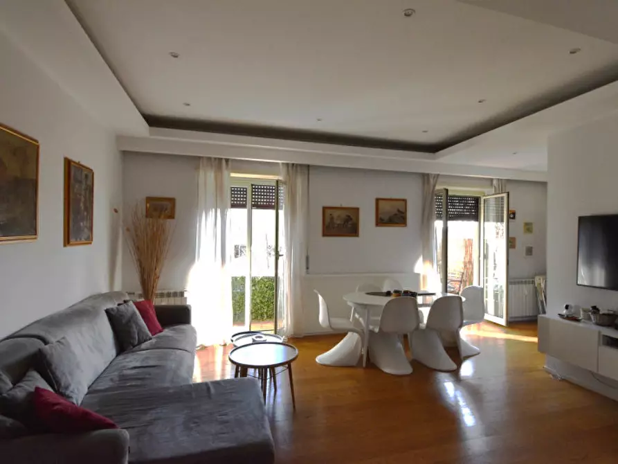 Immagine 2 di Appartamento in vendita  in Viale di Trastevere a Roma