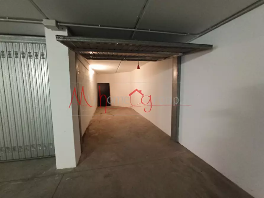 Immagine 1 di Garage in affitto  in Via Settembrini a Padova