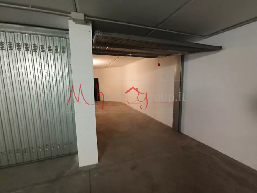 Immagine 2 di Garage in affitto  in Via Settembrini a Padova