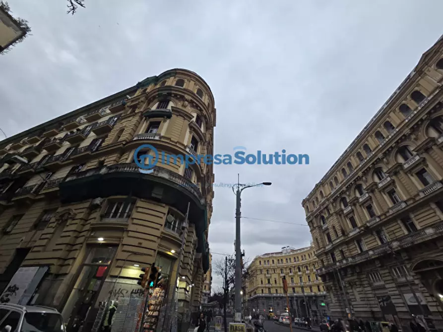 Immagine 1 di Negozio in affitto  in Via Padre Luigi Tosti a Napoli
