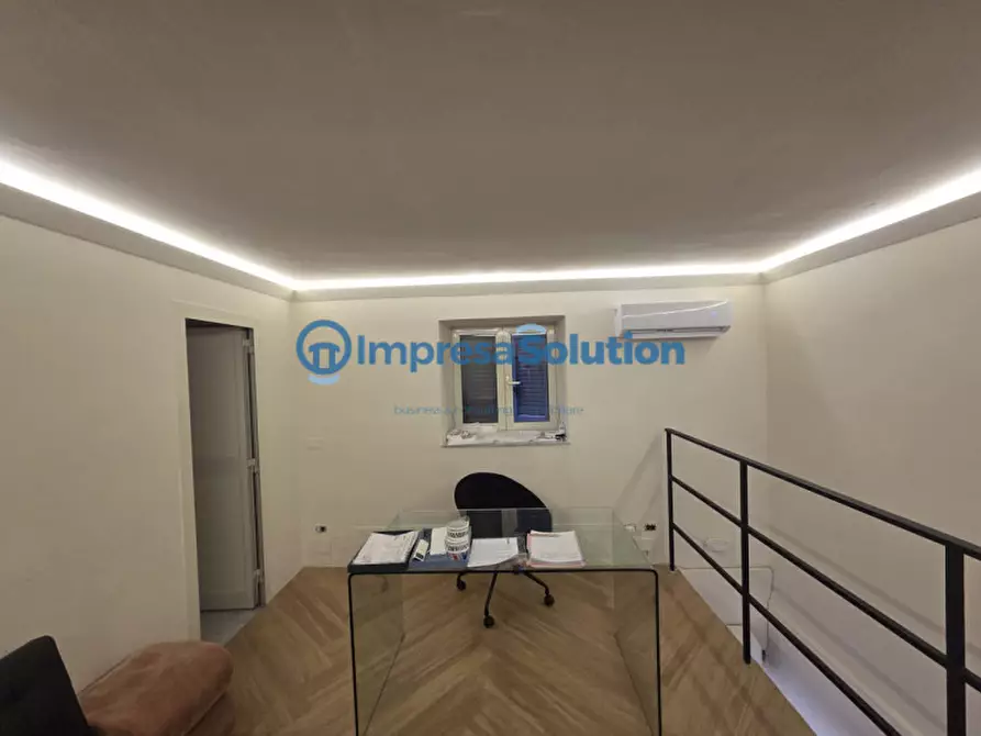 Immagine 9 di Negozio in affitto  in Via Padre Luigi Tosti a Napoli