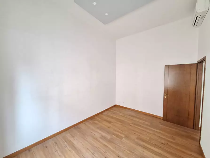 Immagine 8 di Ufficio in vendita  in Corso del Popolo a Rovigo