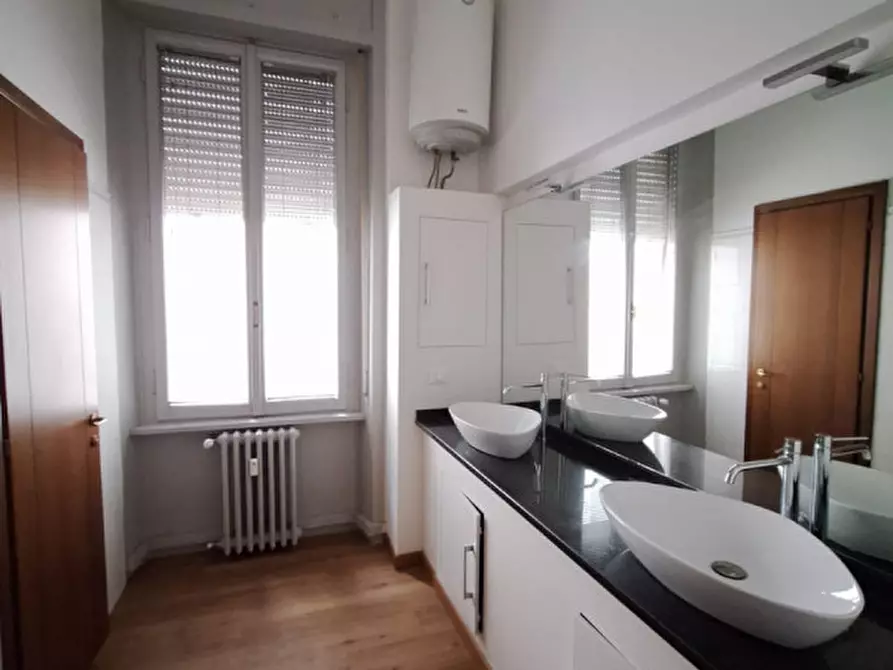 Immagine 11 di Ufficio in vendita  in Corso del Popolo a Rovigo