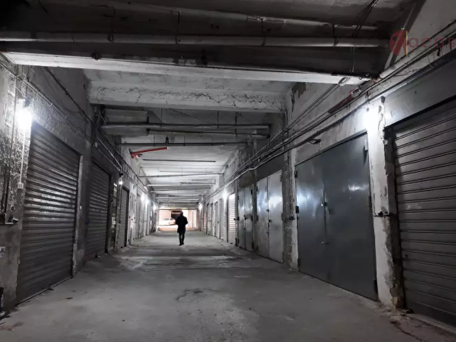 Immagine 9 di Garage in vendita  in Via Giuseppe Li Bassi 76 a Palermo