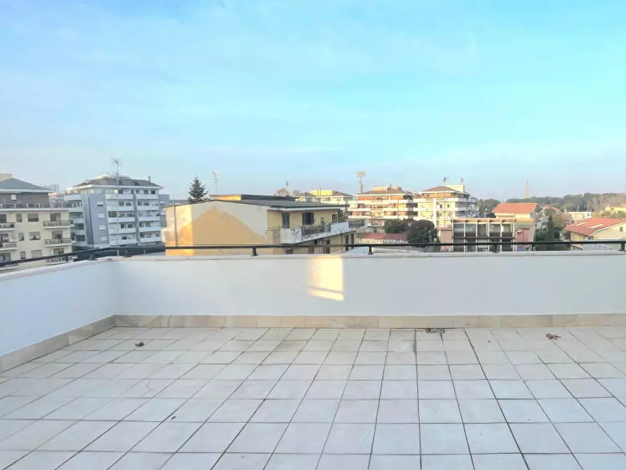 Immagine 1 di Attico in vendita  in Via Luigi Marchetti a Pescara