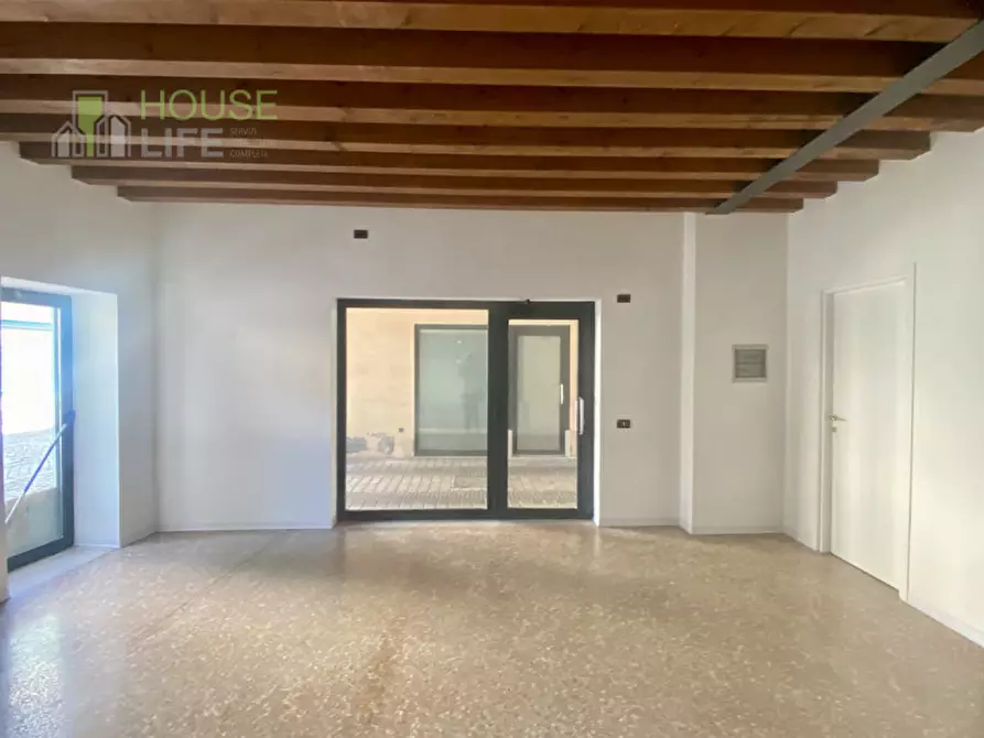 Immagine 4 di Negozio in vendita  in via Don Faccin a Schio