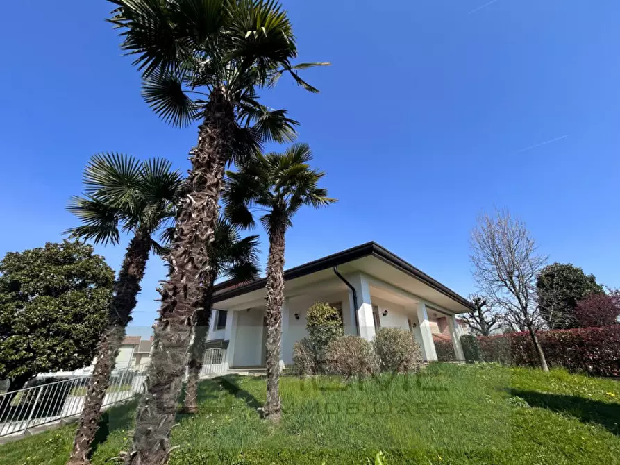 Immagine 2 di Villa in affitto  in Via degli Alpini a Camisano Vicentino