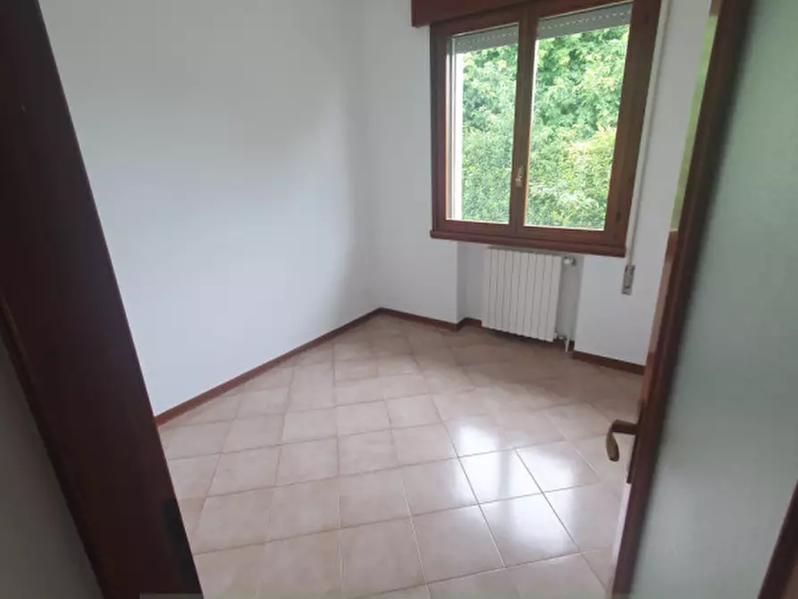 Immagine 13 di Villa in affitto  in Via degli Alpini a Camisano Vicentino