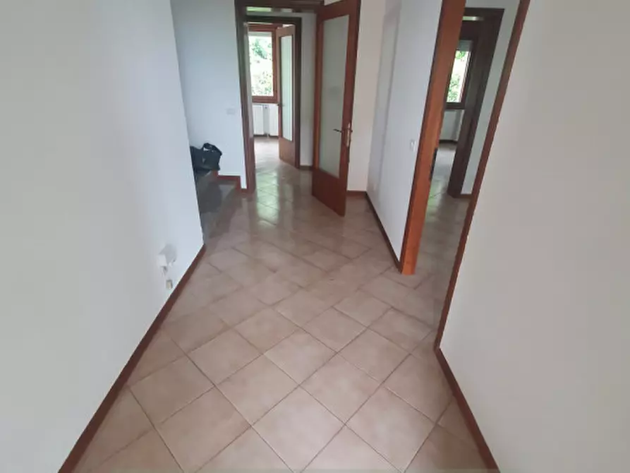 Immagine 16 di Villa in affitto  in Via degli Alpini a Camisano Vicentino