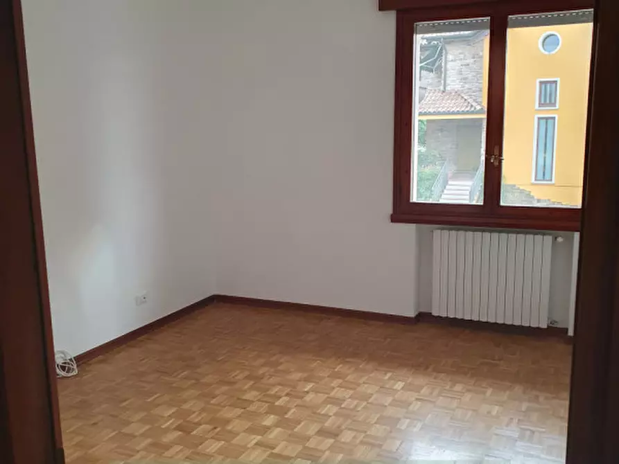 Immagine 19 di Villa in affitto  in Via degli Alpini a Camisano Vicentino