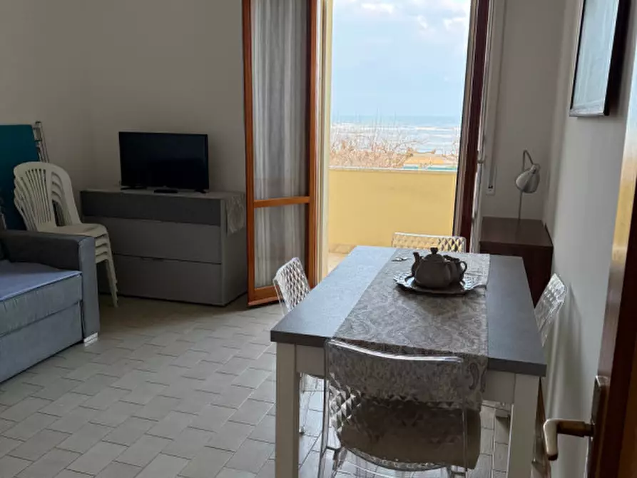 Immagine 3 di Appartamento in vendita  in Lungomare Leonardo da Vinci 48 a Senigallia