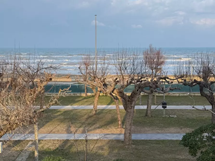 Immagine 27 di Appartamento in vendita  in Lungomare Leonardo da Vinci 48 a Senigallia