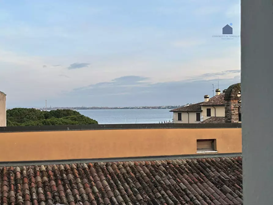 Immagine 1 di Appartamento in vendita  in Vicolo dell'interdetto a Desenzano Del Garda