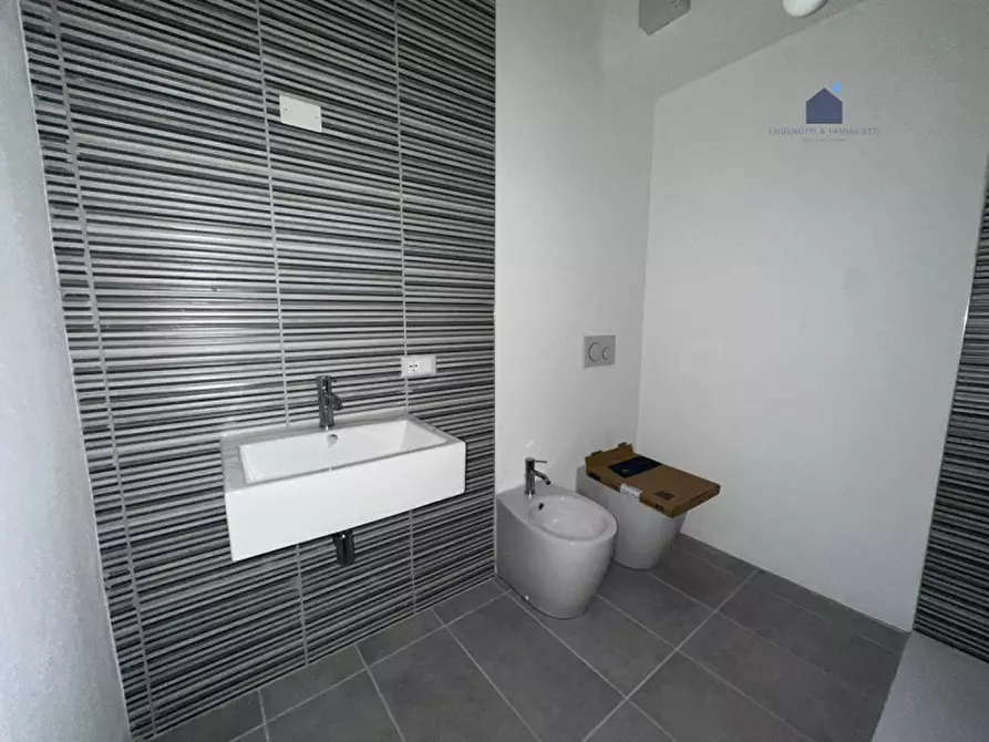 Immagine 24 di Appartamento in vendita  in Vicolo dell'interdetto a Desenzano Del Garda