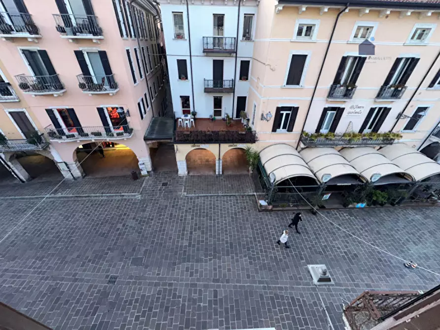 Immagine 38 di Appartamento in vendita  in Vicolo dell'interdetto a Desenzano Del Garda