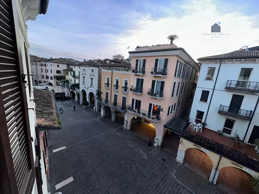 Immagine 40 di Appartamento in vendita  in Vicolo dell'interdetto a Desenzano Del Garda