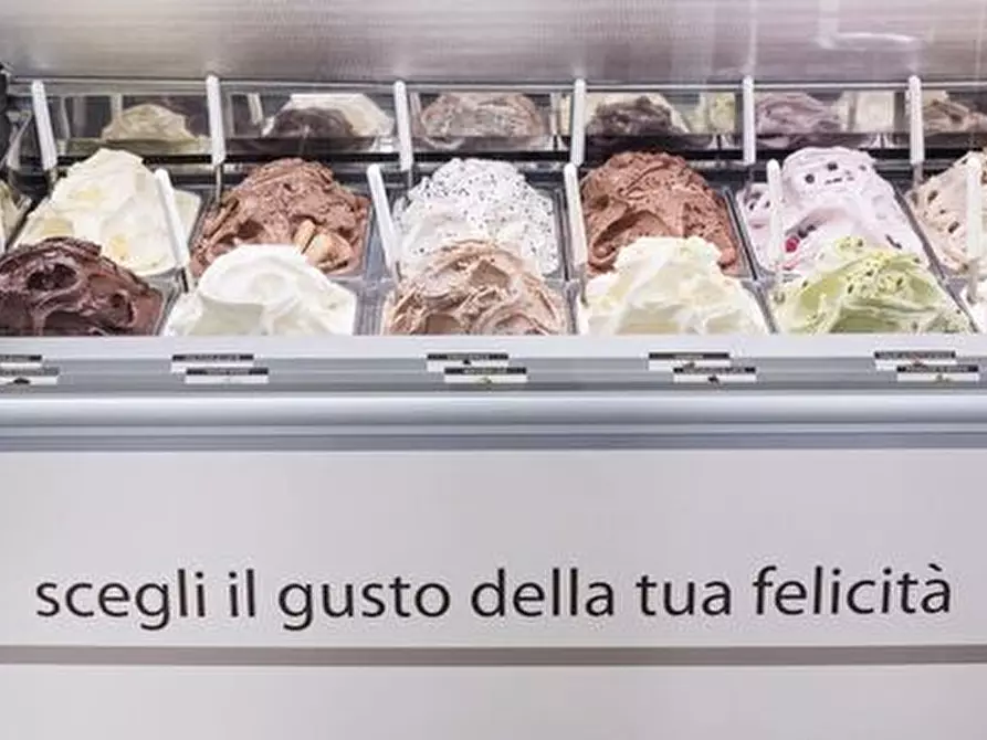 Immagine 3 di Attività commerciale in vendita  in Via Olimpia a Matino