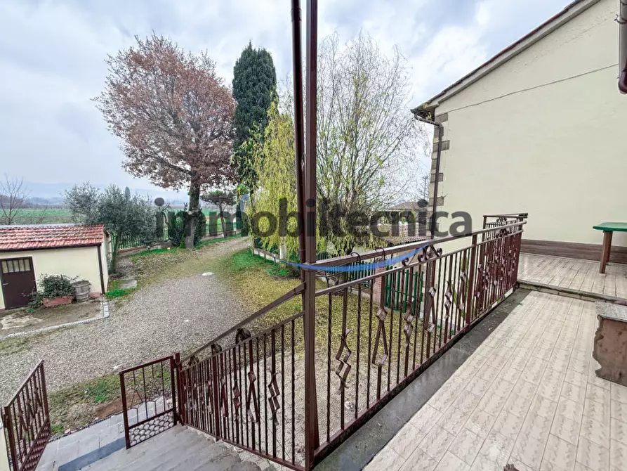 Immagine 2 di Casa indipendente in vendita  in Setteponti a Arezzo