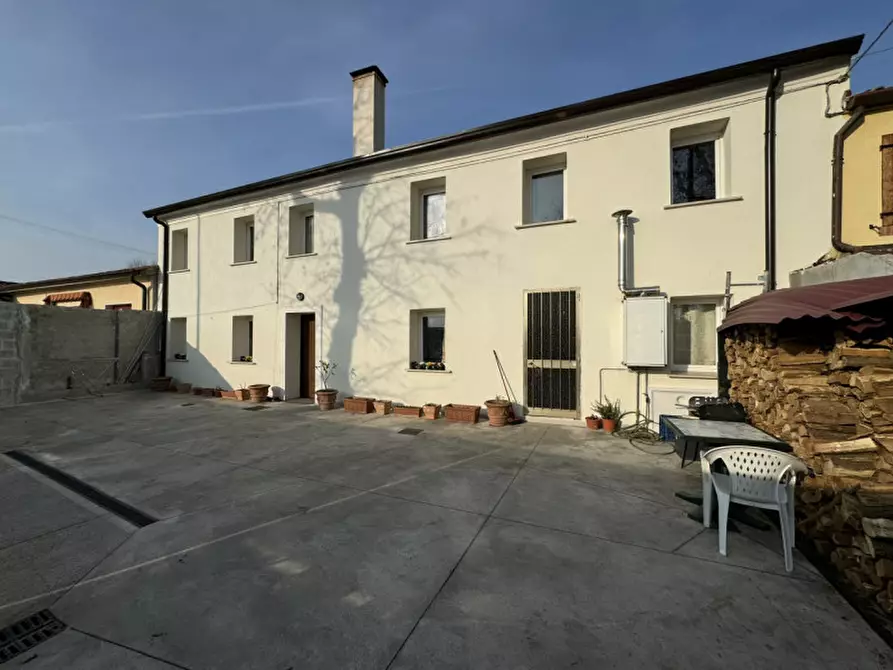 Immagine 1 di Villetta a schiera in vendita  in Via Riviera a Baone