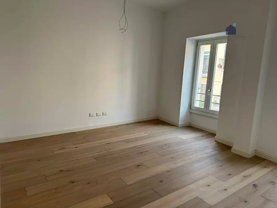 Immagine 2 di Appartamento in vendita  in Vicolo dell'Interdetto a Desenzano Del Garda