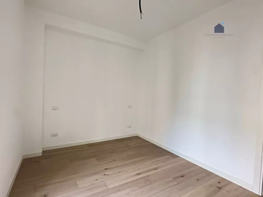 Immagine 17 di Appartamento in vendita  in Vicolo dell'Interdetto a Desenzano Del Garda