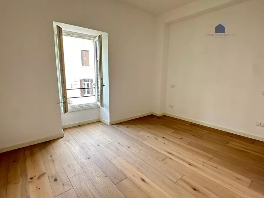 Immagine 20 di Appartamento in vendita  in Vicolo dell'Interdetto a Desenzano Del Garda