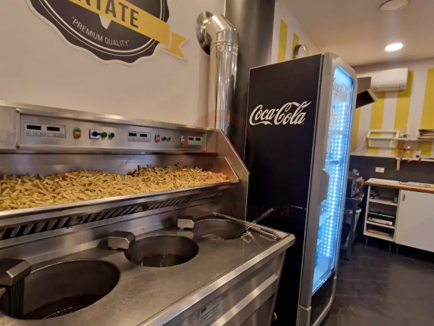 Immagine 5 di Attività commerciale in vendita  in Via Daniele Manin a Padova