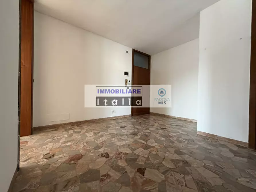 Immagine 1 di Appartamento in vendita  in Via Antonio Salandra a Padova