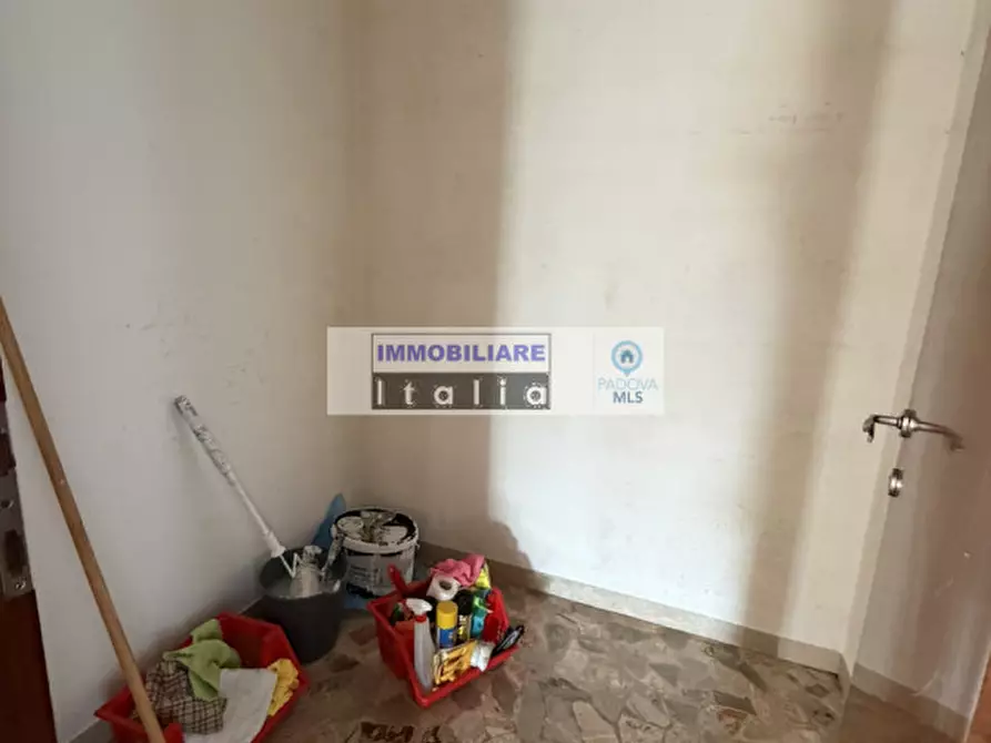 Immagine 10 di Appartamento in vendita  in Via Antonio Salandra a Padova