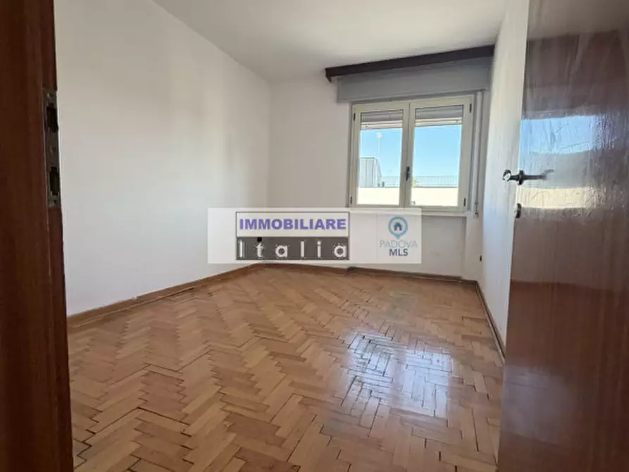 Immagine 12 di Appartamento in vendita  in Via Antonio Salandra a Padova