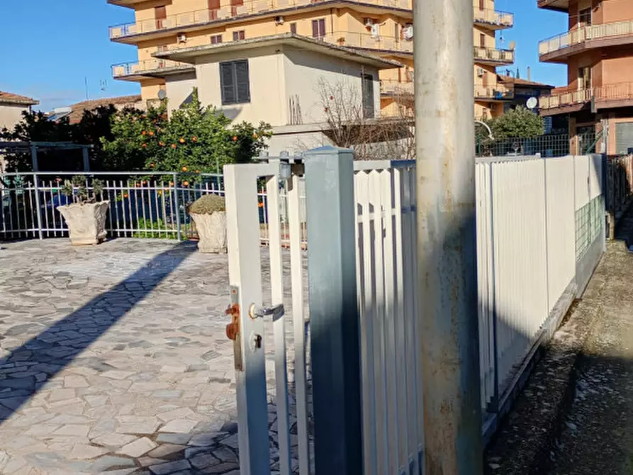 Immagine 1 di Negozio in affitto  in Via Dottor D. Di Lucia, 4 a Albanella