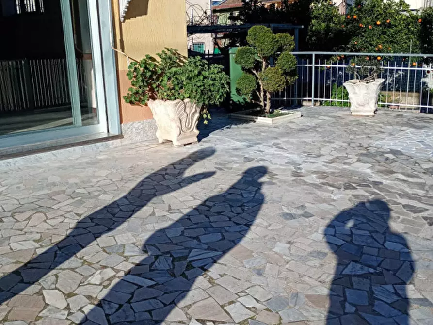 Immagine 2 di Negozio in affitto  in Via Dottor D. Di Lucia, 4 a Albanella