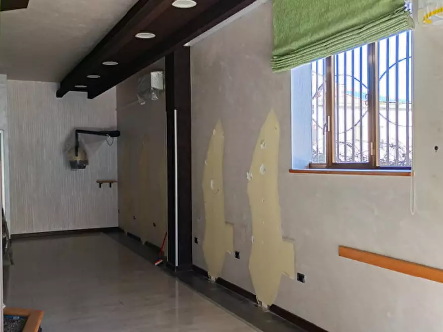 Immagine 9 di Negozio in affitto  in Via Dottor D. Di Lucia, 4 a Albanella