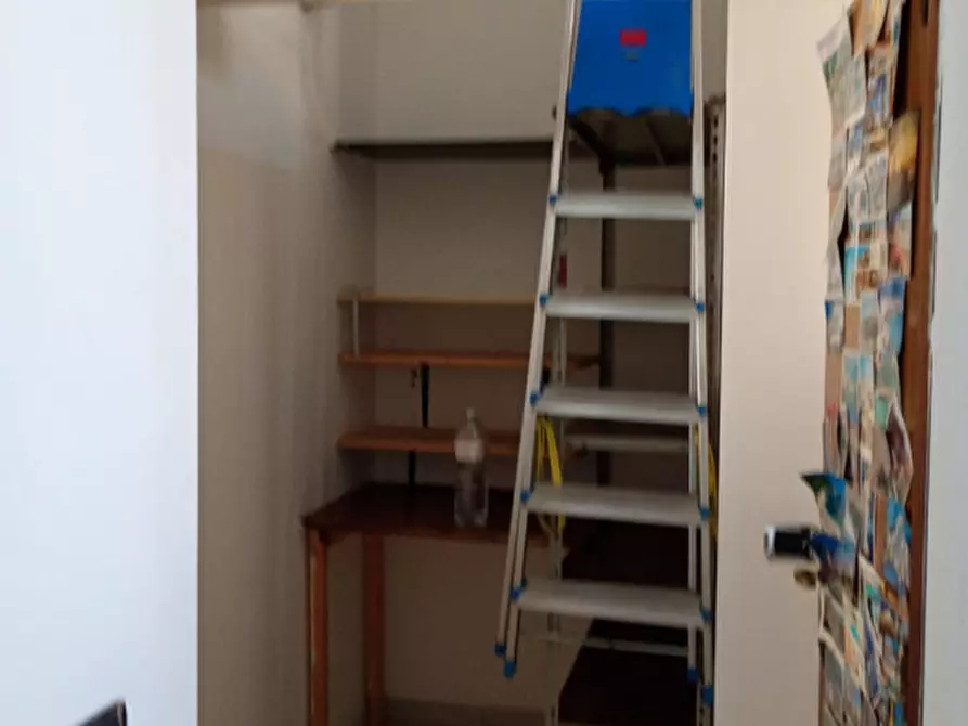 Immagine 13 di Negozio in affitto  in Via Dottor D. Di Lucia, 4 a Albanella