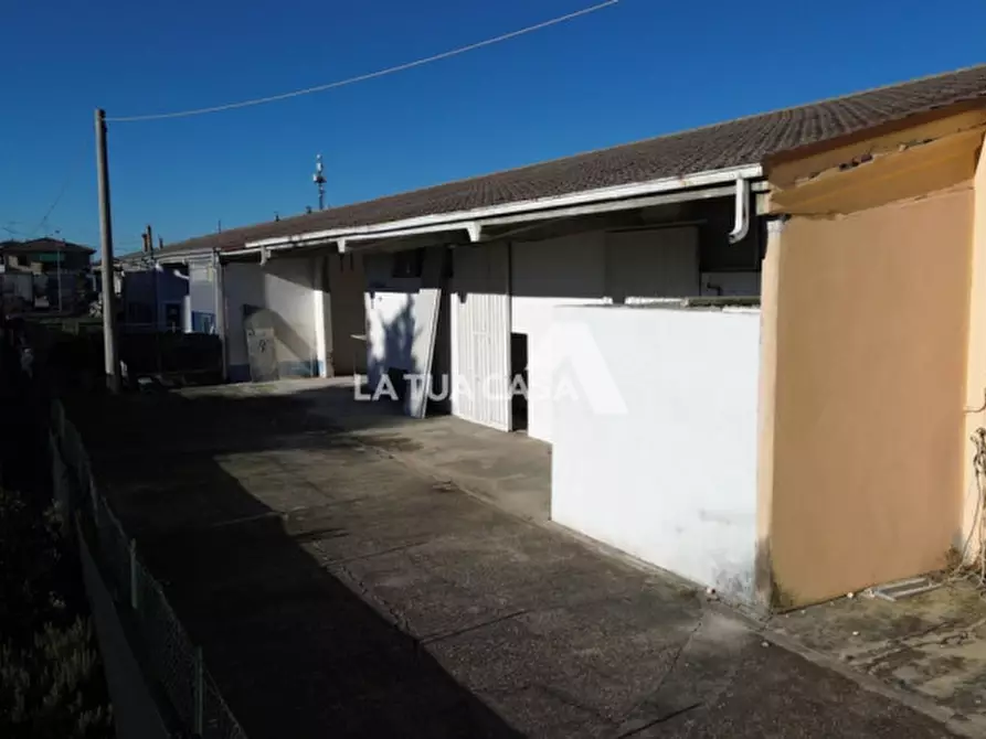 Immagine 24 di Capannone industriale in vendita  in Zona Artigianale Foroni a Valeggio Sul Mincio