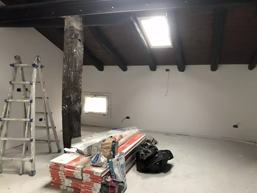 Immagine 2 di Loft/Open space in vendita  in Via Elio Bragaglia a Bologna