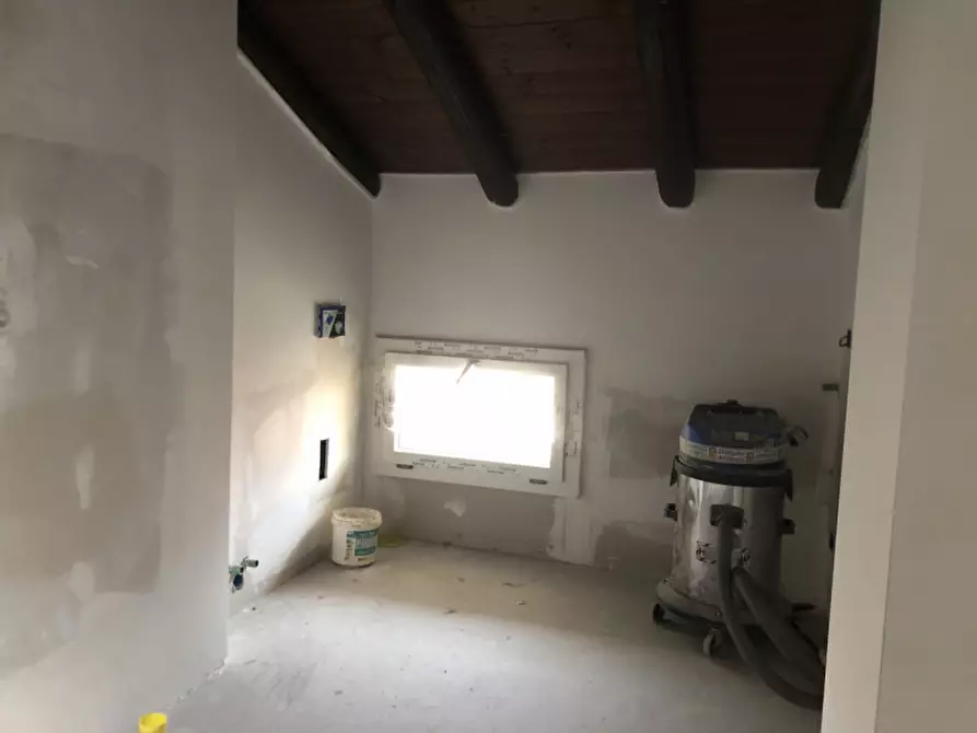 Immagine 10 di Loft/Open space in vendita  in Via Elio Bragaglia a Bologna