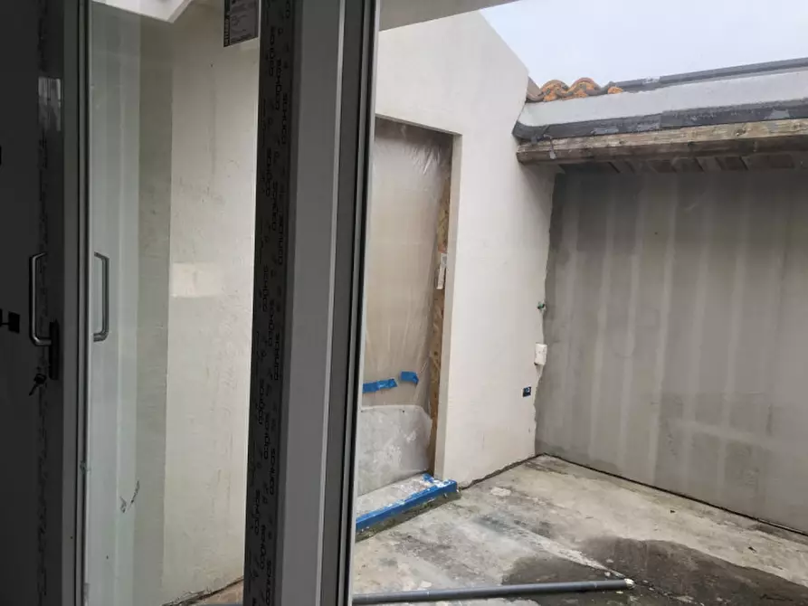 Immagine 11 di Loft/Open space in vendita  in Via Elio Bragaglia a Bologna