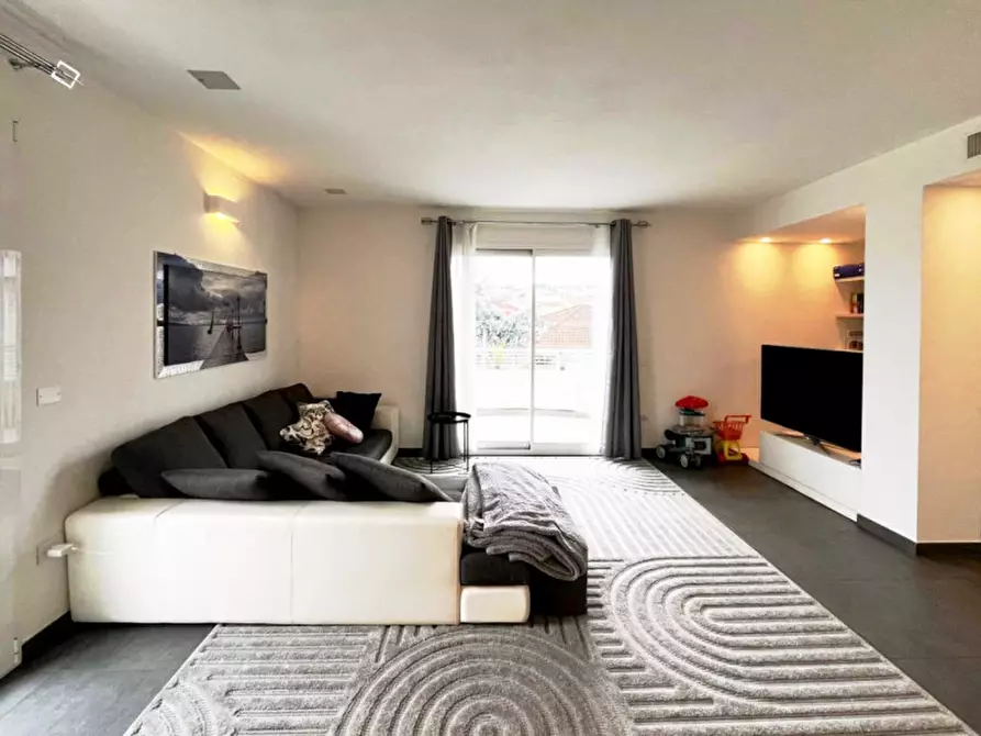 Immagine 1 di Appartamento in vendita  in Viale Mogadiscio a Riccione