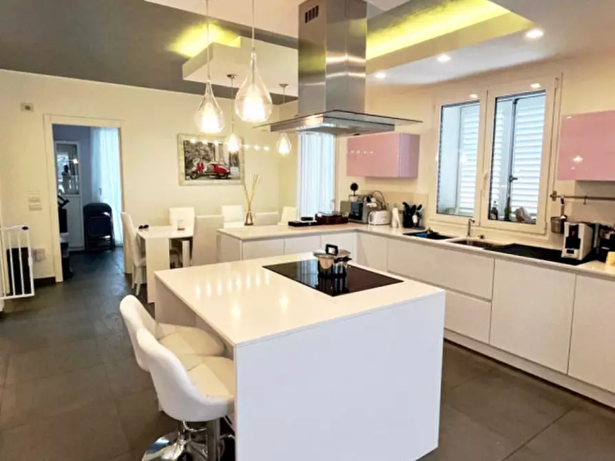 Immagine 5 di Appartamento in vendita  in Viale Mogadiscio a Riccione