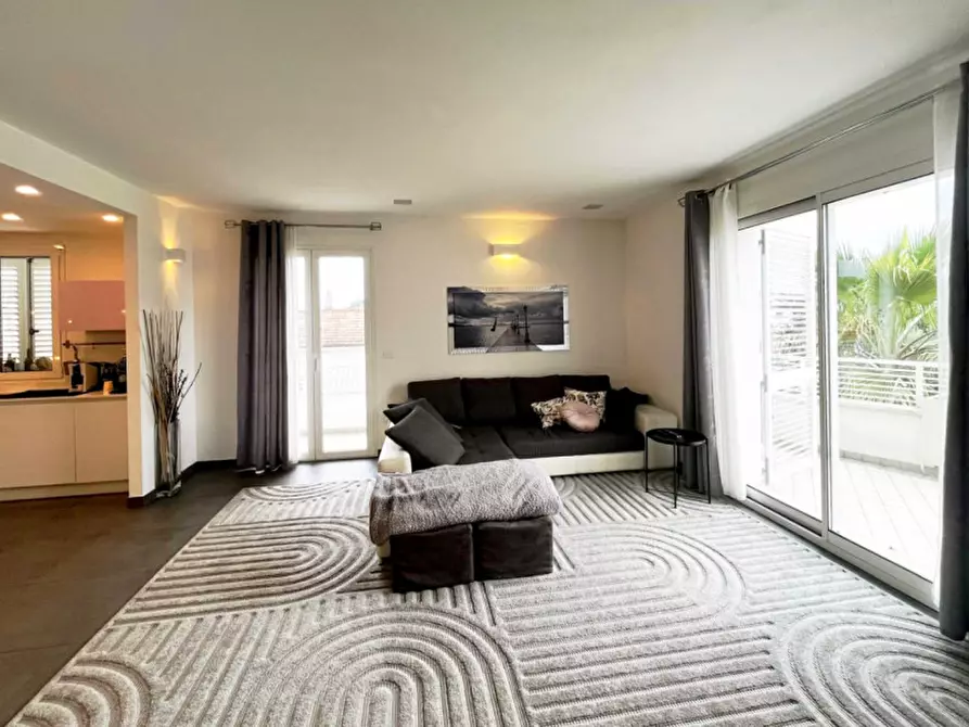 Immagine 11 di Appartamento in vendita  in Viale Mogadiscio a Riccione