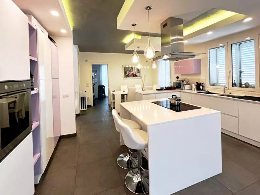 Immagine 15 di Appartamento in vendita  in Viale Mogadiscio a Riccione